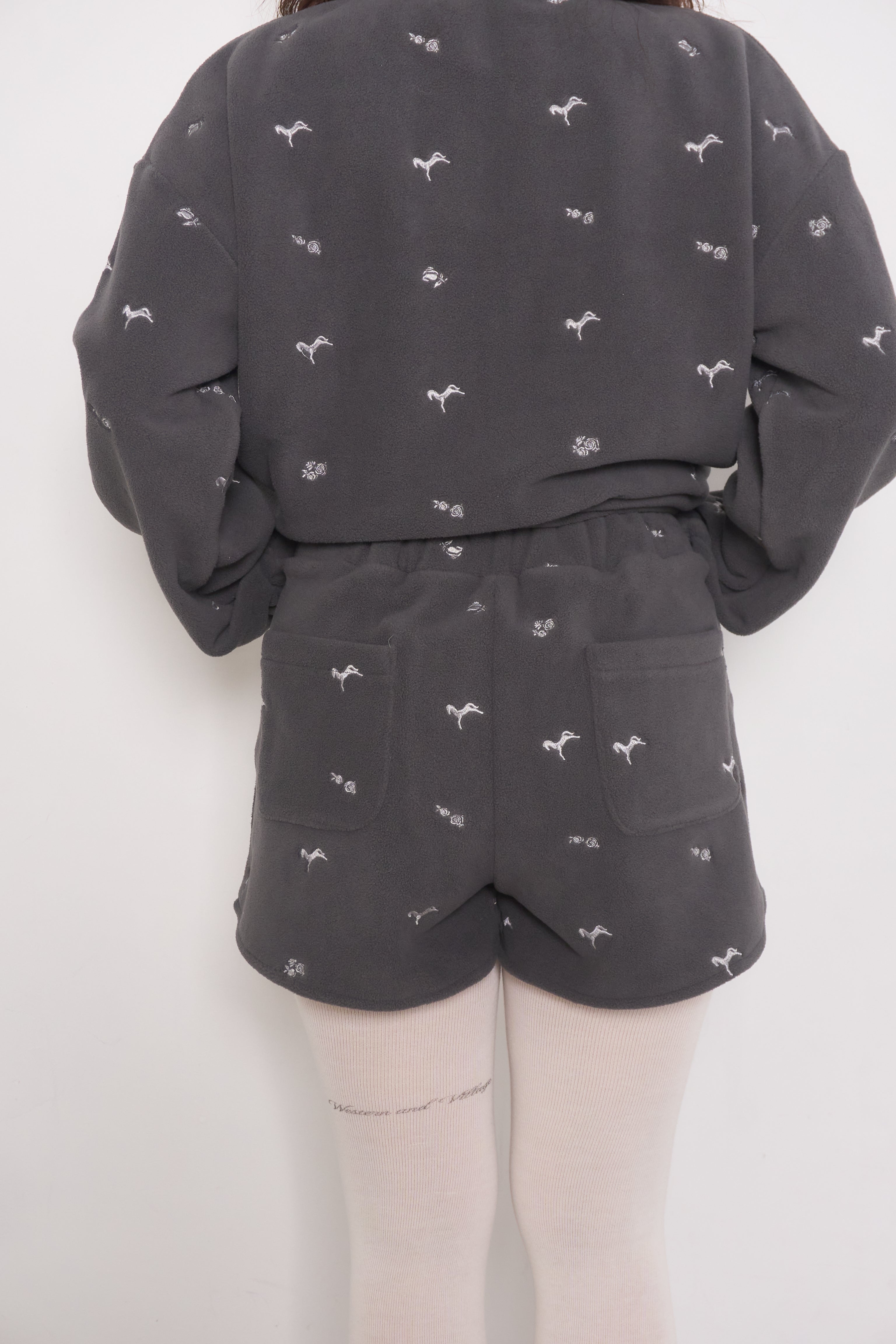 新品同様　bow.a SATIN SHORT PANTS ボウエー embroidered boa short pants