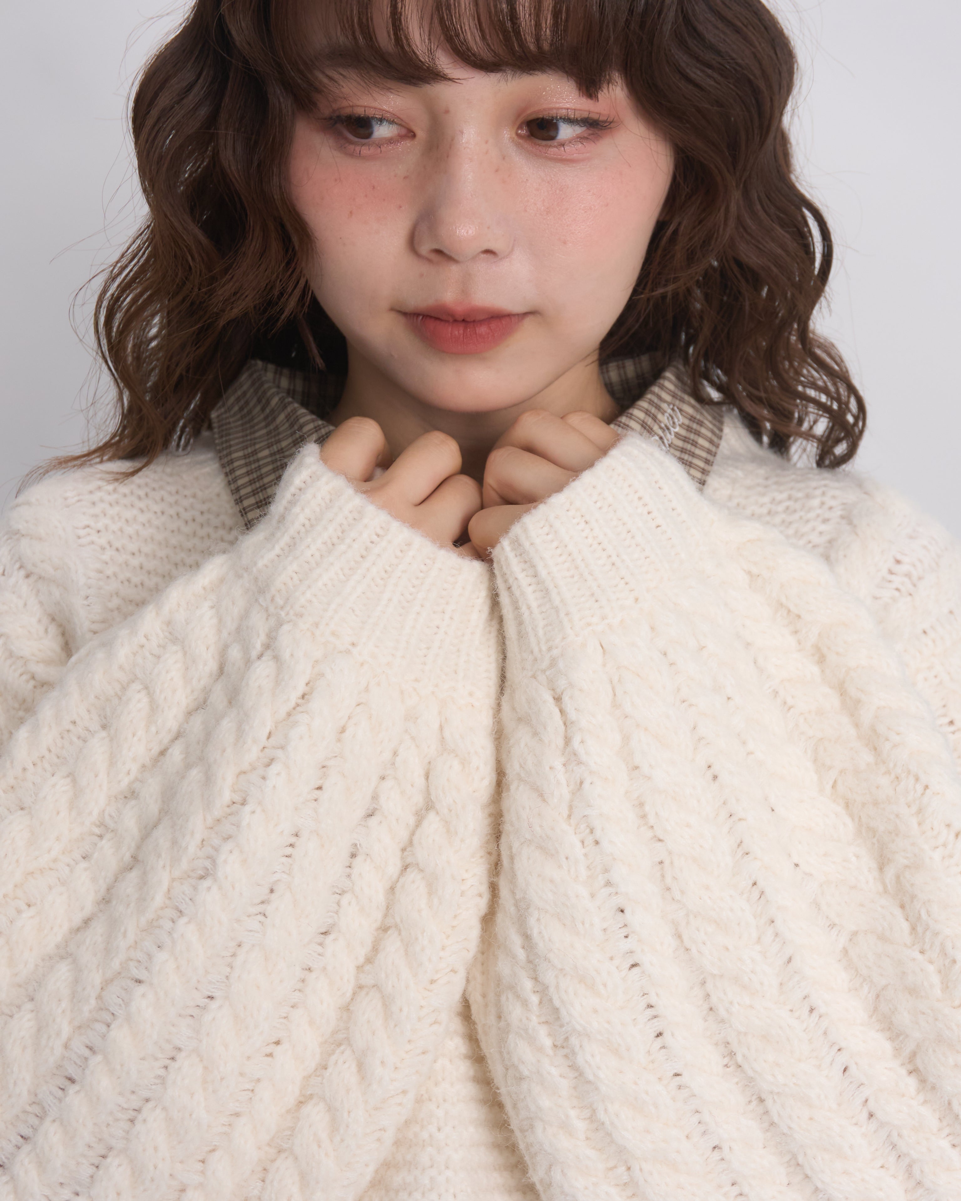 muguet cable over knit アイボリー check collar cable knit