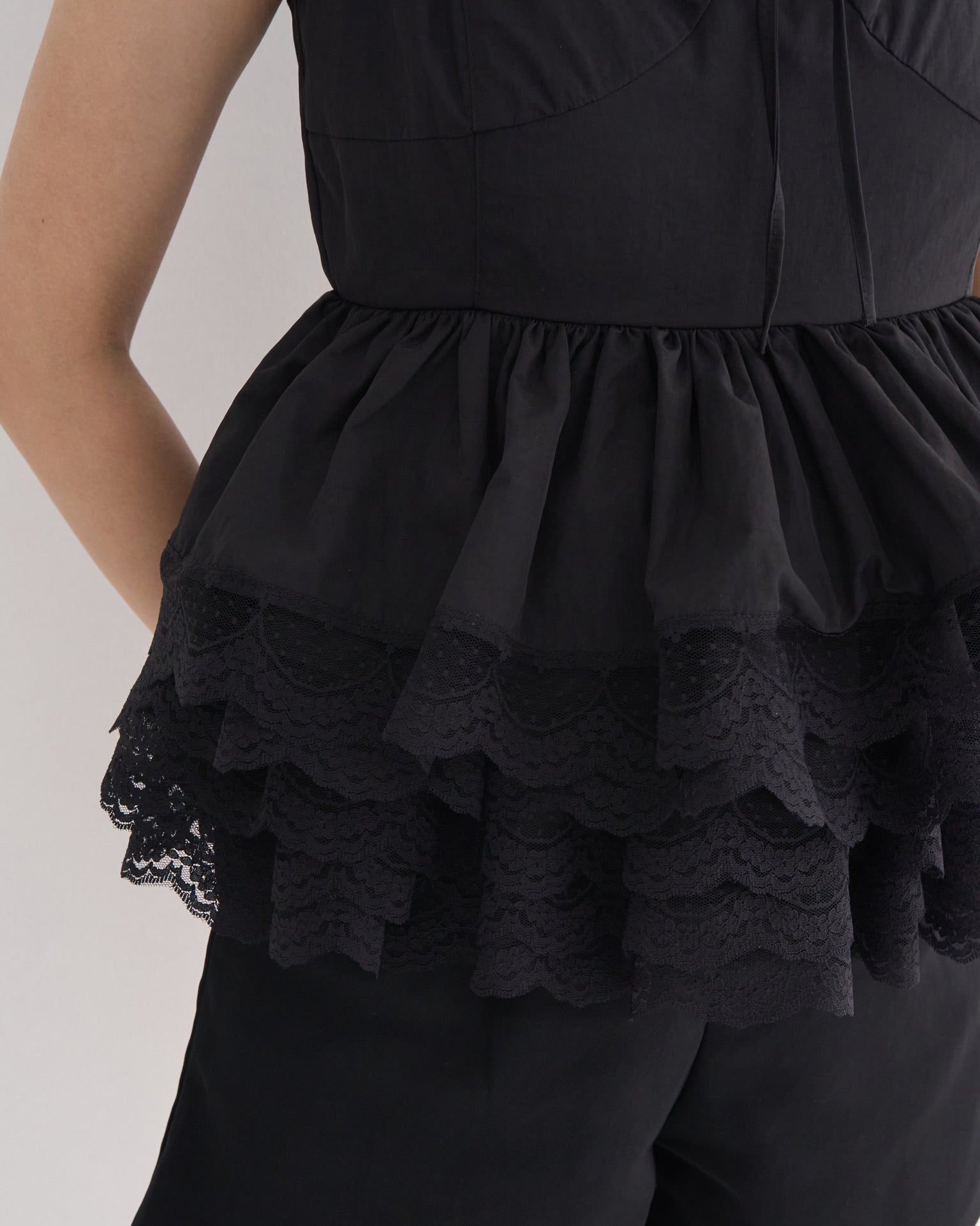noir tutu peplum blouse(BLACK)