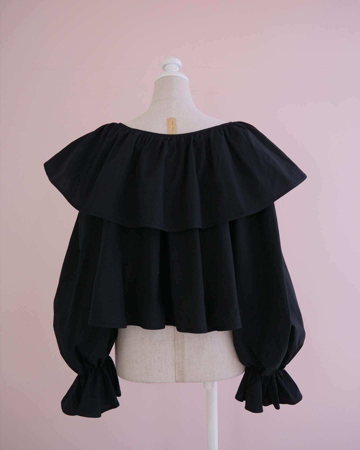 volume sleeve frill bolero